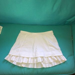 Lululemon white tennis skirt